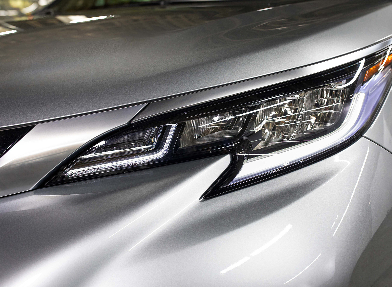2023 Toyota Sienna 25th Anniversary Headlight Wallpapers (8)