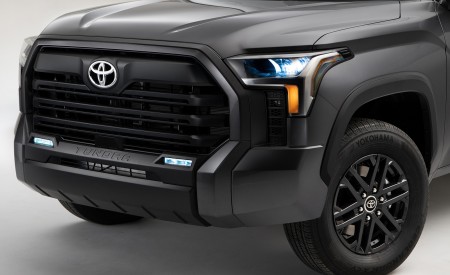 2023 Toyota Tundra SX Package (Color: Magnetic Gray Metallic) Front Wallpapers 450x275 (5)