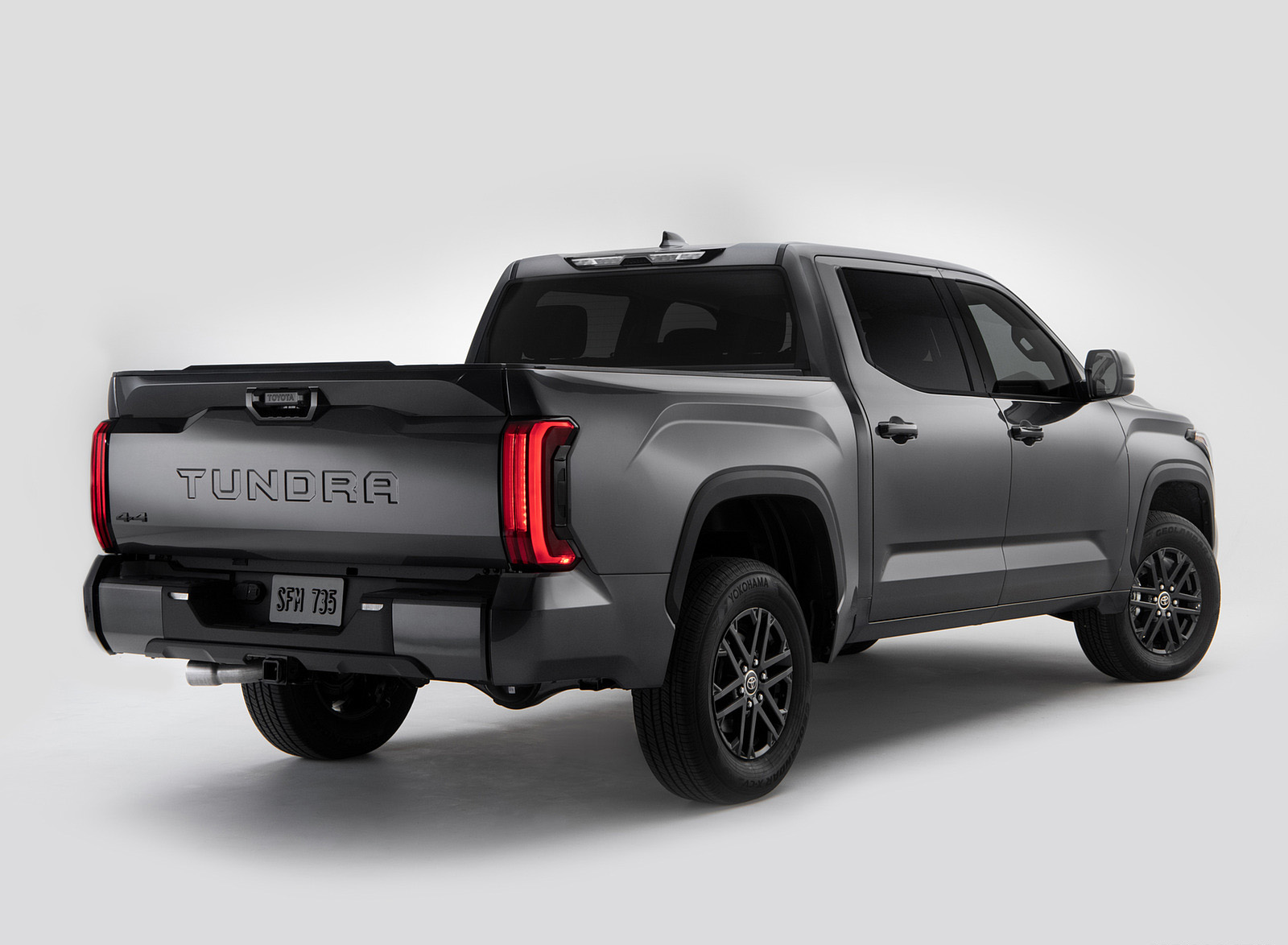 2023 Toyota Tundra SX Package (Color: Magnetic Gray Metallic) Rear Three-Quarter Wallpapers #3 of 8