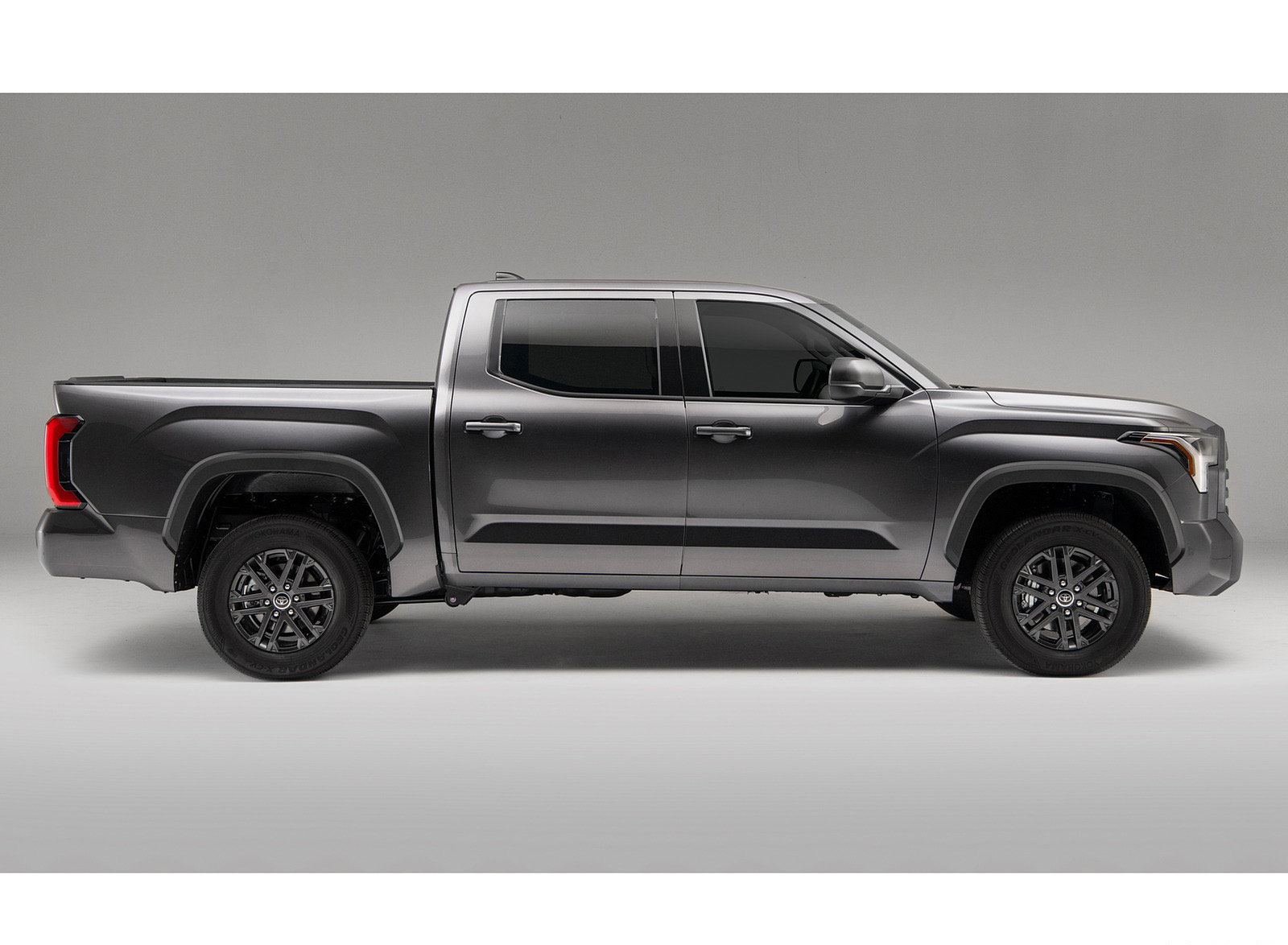 2023 Toyota Tundra SX Package (Color: Magnetic Gray Metallic) Side Wallpapers (4)