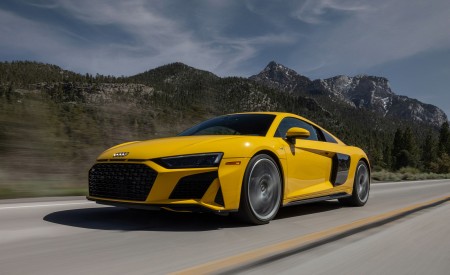 2022 Audi R8 Coupe (US-Spec) Front Three-Quarter Wallpapers 450x275 (3)