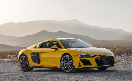 2022 Audi R8 Coupe (US-Spec) Front Three-Quarter Wallpapers 450x275 (11)