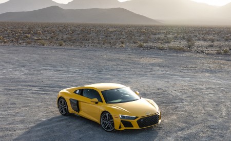 2022 Audi R8 Coupe (US-Spec) Front Three-Quarter Wallpapers  450x275 (10)