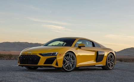 2022 Audi R8 Coupe (US-Spec) Front Three-Quarter Wallpapers 450x275 (13)