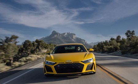 2022 Audi R8 Coupe (US-Spec) Front Wallpapers 450x275 (5)