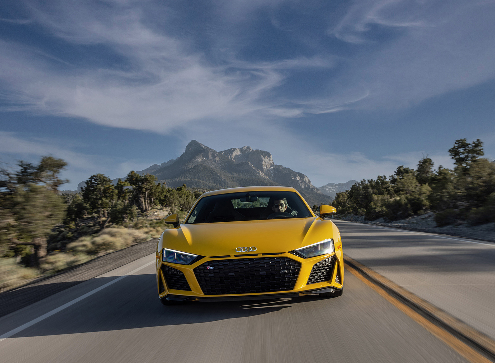 2022 Audi R8 Coupe (US-Spec) Front Wallpapers (5)