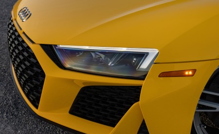2022 Audi R8 Coupe (US-Spec) Headlight Wallpapers 450x275 (22)