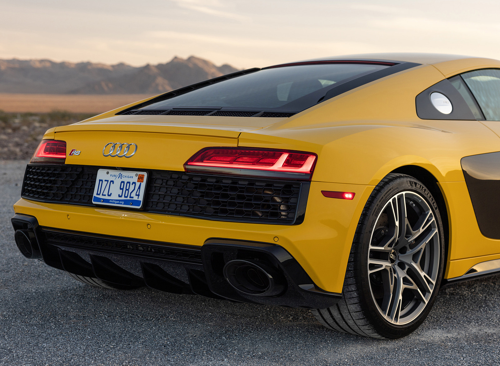 2022 Audi R8 Coupe (US-Spec) Rear Wallpapers #33 of 41