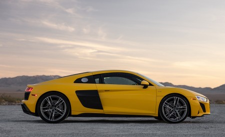 2022 Audi R8 Coupe (US-Spec) Side Wallpapers 450x275 (16)