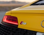 2022 Audi R8 Coupe (US-Spec) Tail Light Wallpapers 150x120 (35)