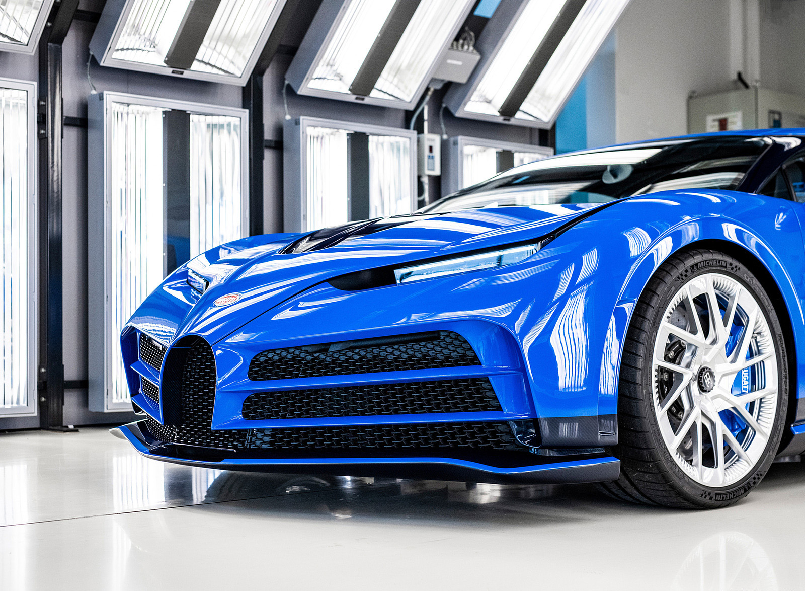 2022 Bugatti Centodieci First of Ten (Color: EB110 Blue) Front Three-Quarter Wallpapers #10 of 13