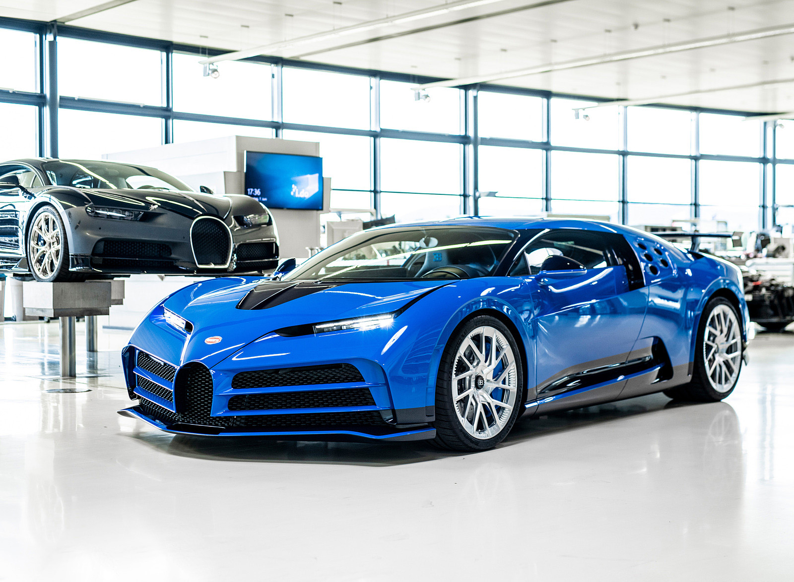 2022 Bugatti Centodieci First of Ten (Color: EB110 Blue) Front Three-Quarter Wallpapers #8 of 13