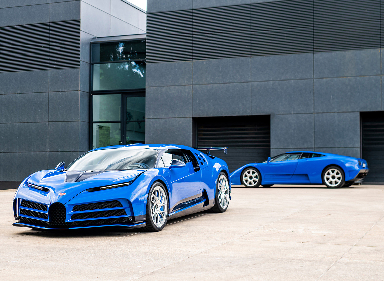 2022 Bugatti Centodieci First of Ten (Color: EB110 Blue) Front Three-Quarter Wallpapers (5)
