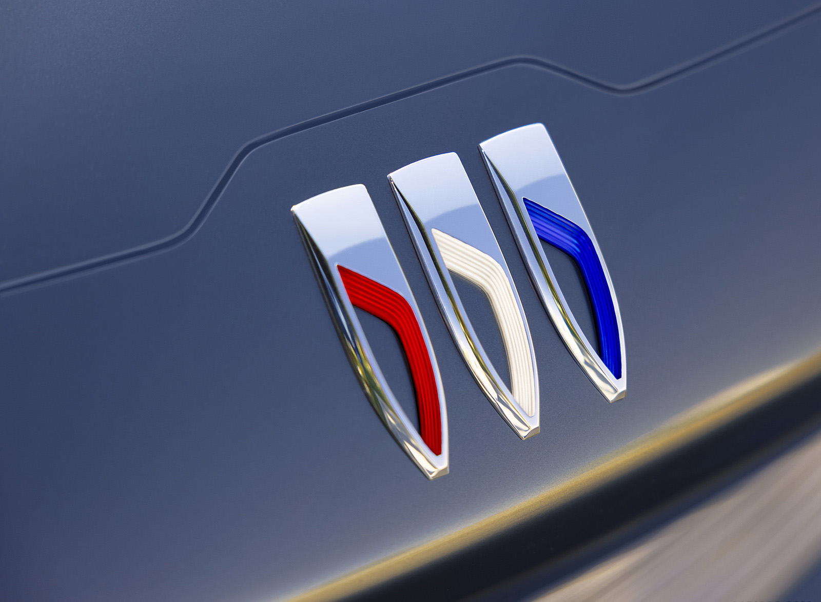 2022 Buick Wildcat EV Concept Badge Wallpapers (9)