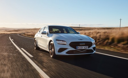 2022 Genesis G70 Sport with Luxury Pack Front Three-Quarter Wallpapers 450x275 (14)