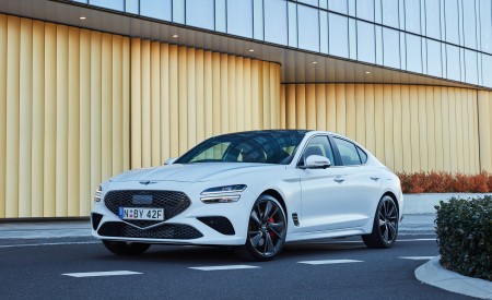 2022 Genesis G70 Sport with Luxury Pack Front Three-Quarter Wallpapers 450x275 (9)
