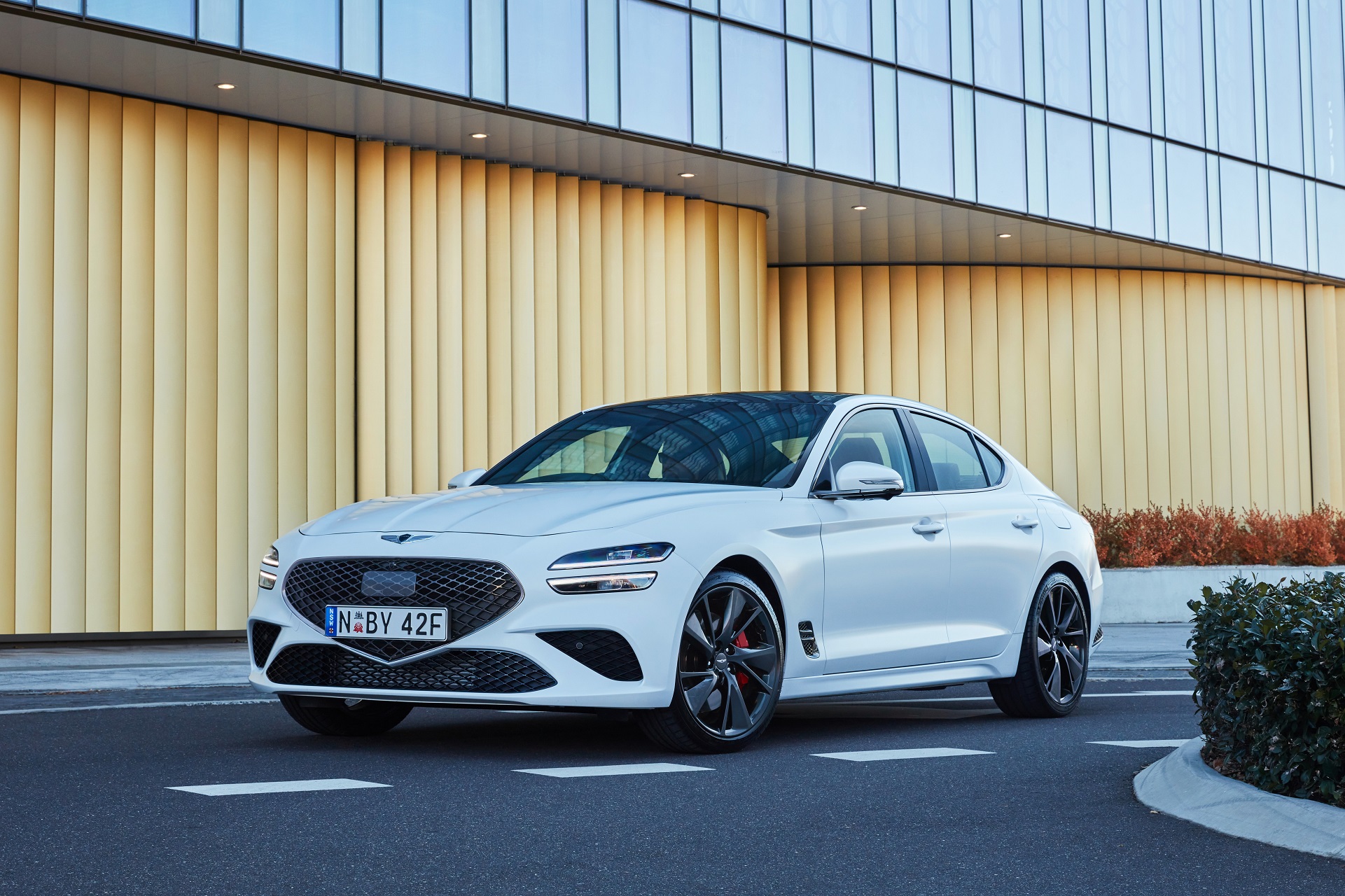 2022 Genesis G70 Sport with Luxury Pack Front Three-Quarter Wallpapers (9)