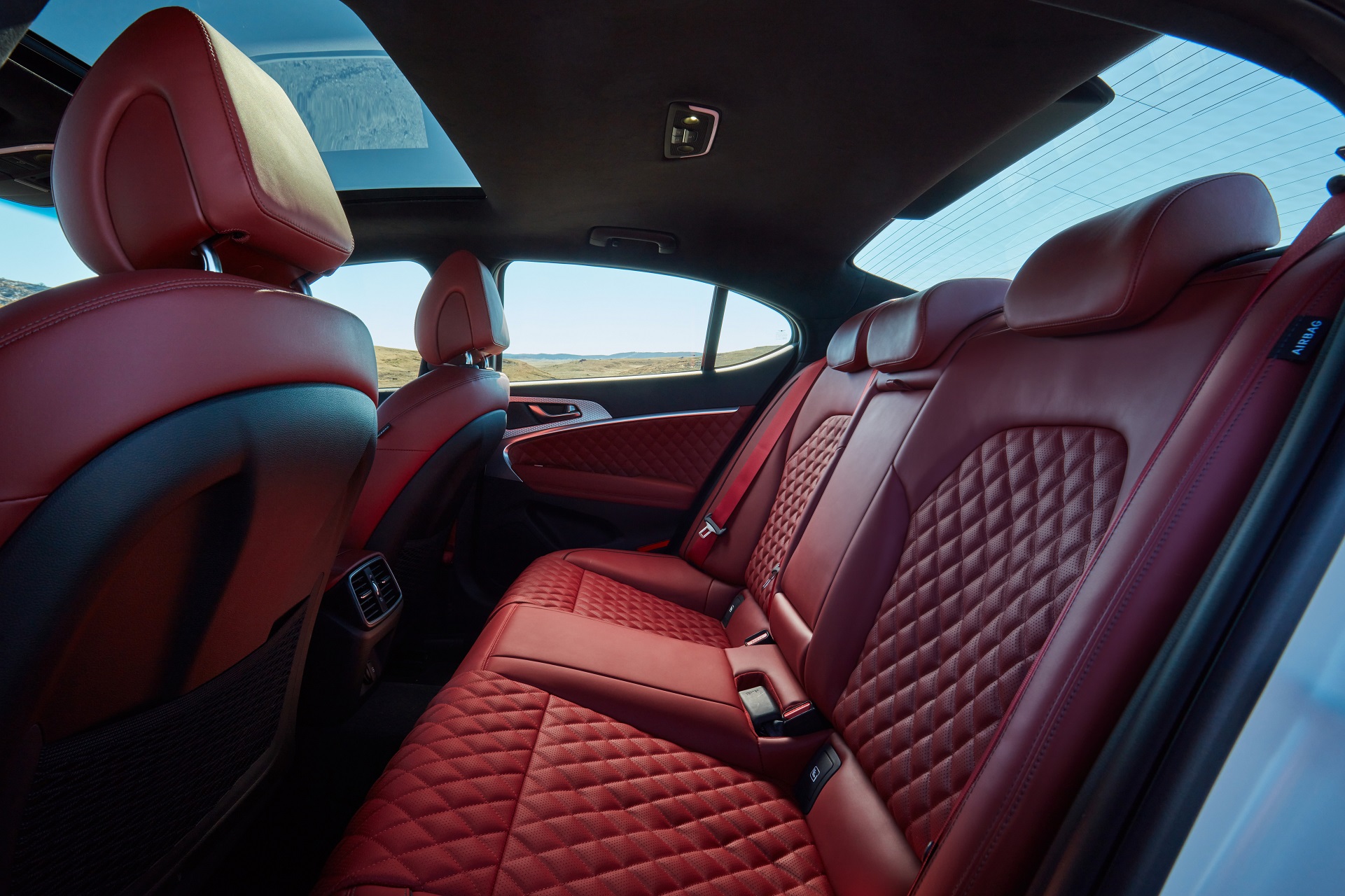 2022 Genesis G70 Sport with Luxury Pack Interior Rear Seats Wallpapers #41 of 54