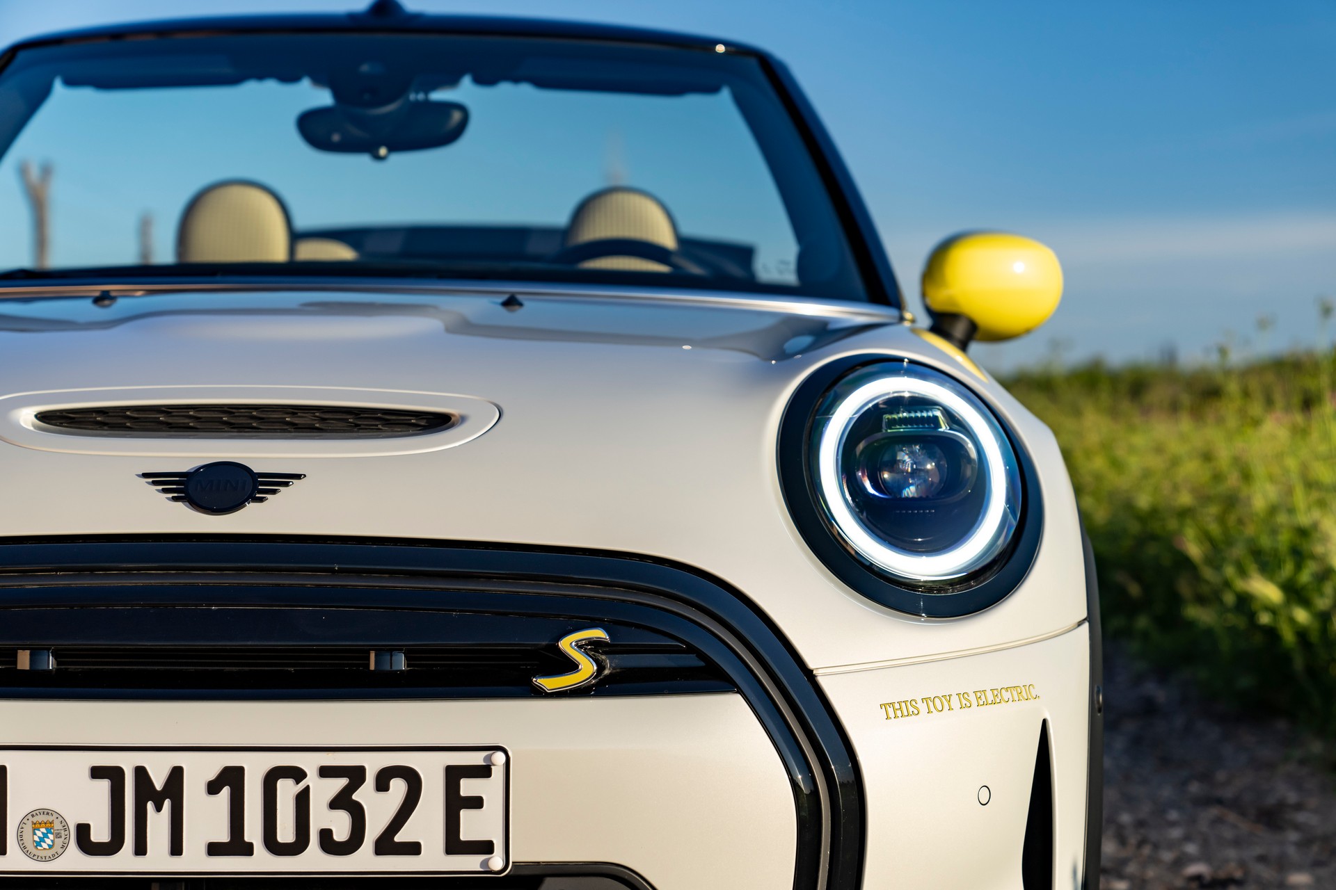 2022 Mini Cooper SE Convertible Concept Detail Wallpapers #133 of 273
