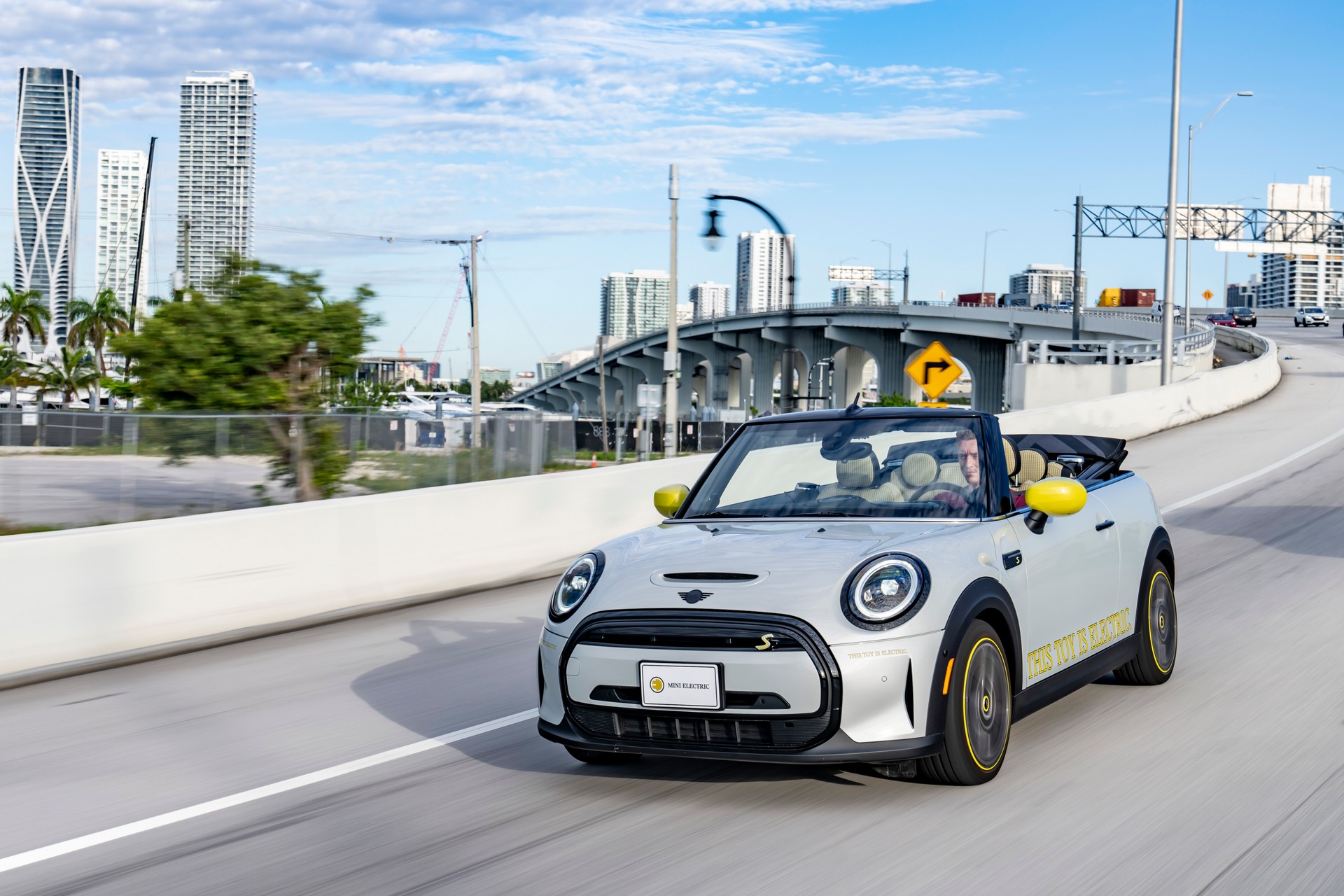 2022 Mini Cooper SE Convertible Concept Front Wallpapers #180 of 273