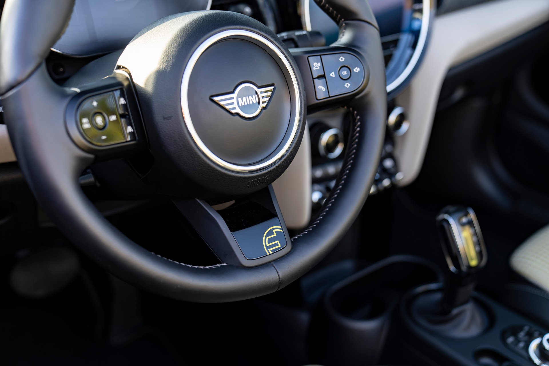 2022 Mini Cooper SE Convertible Concept Interior Steering Wheel Wallpapers #267 of 273