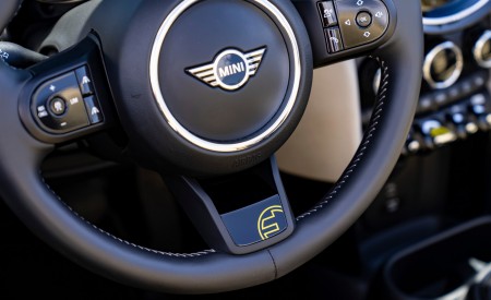 2022 Mini Cooper SE Convertible Concept Interior Steering Wheel Wallpapers 450x275 (266)