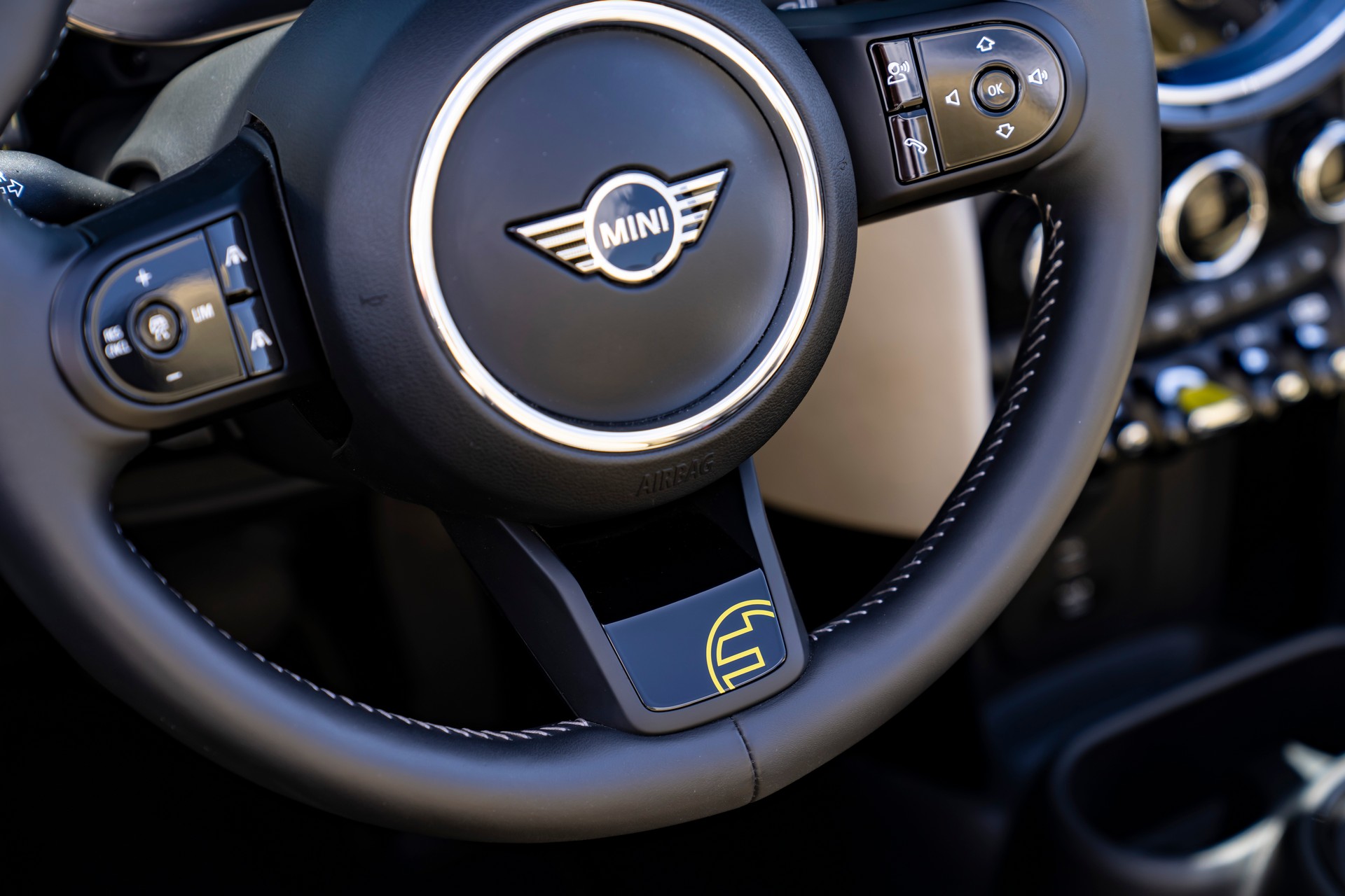 2022 Mini Cooper SE Convertible Concept Interior Steering Wheel Wallpapers #266 of 273