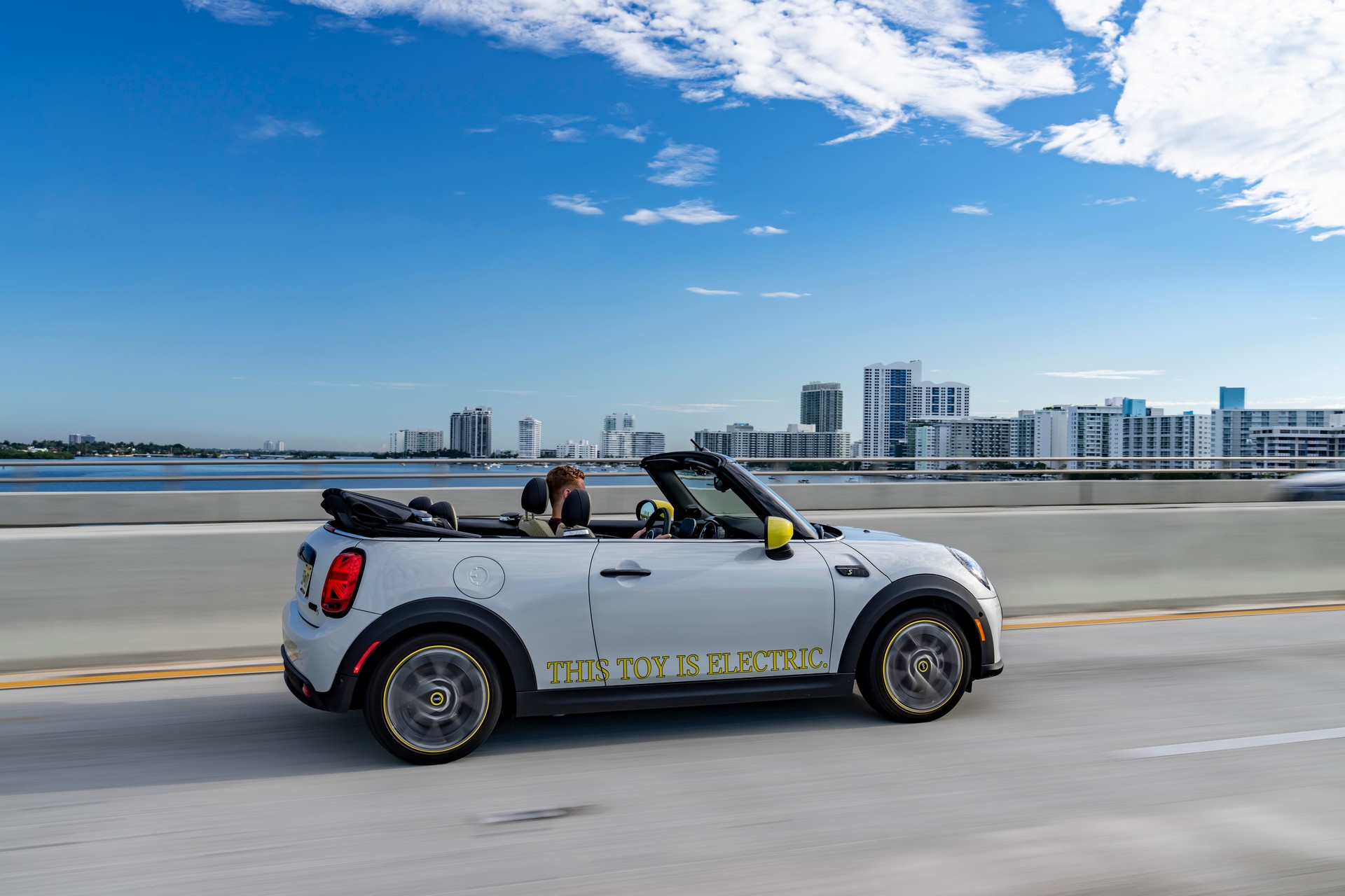 2022 Mini Cooper SE Convertible Concept Side Wallpapers #188 of 273