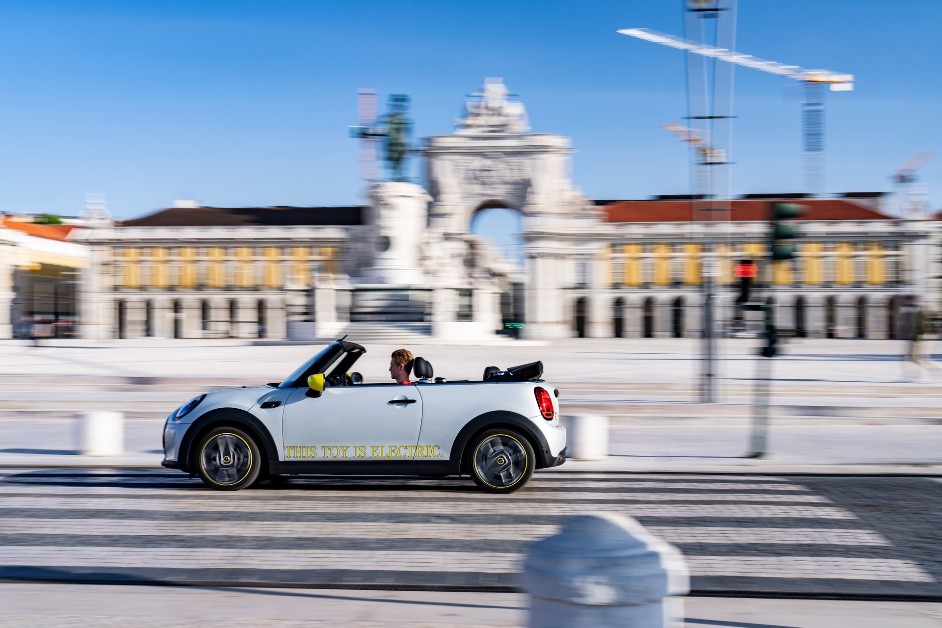 2022 Mini Cooper SE Convertible Concept Side Wallpapers #35 of 273