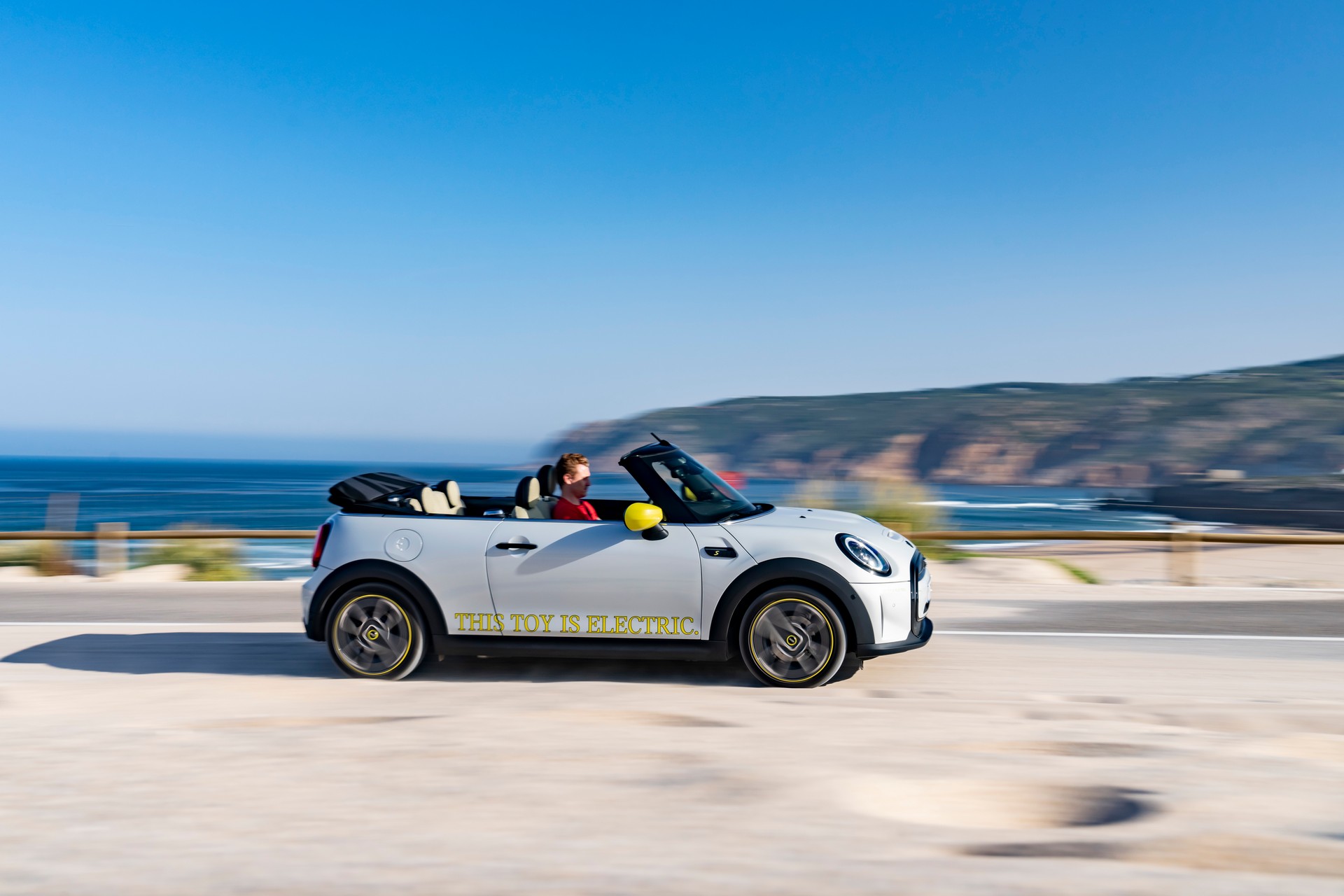 2022 Mini Cooper SE Convertible Concept Side Wallpapers #28 of 273