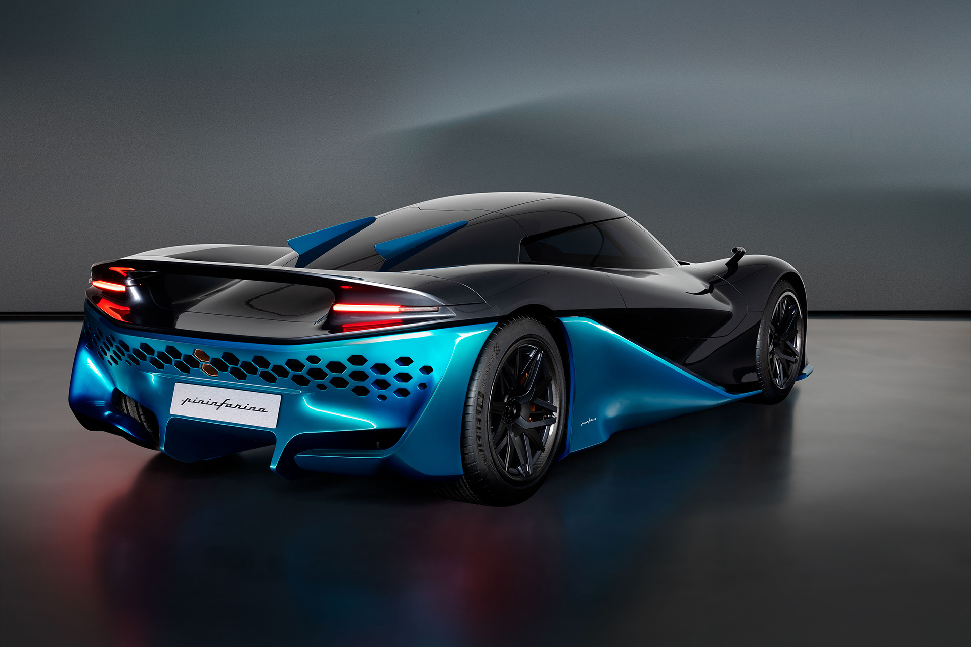 2022 Pininfarina Viritech Apricale Concept Rear Three-Quarter Wallpapers (4)