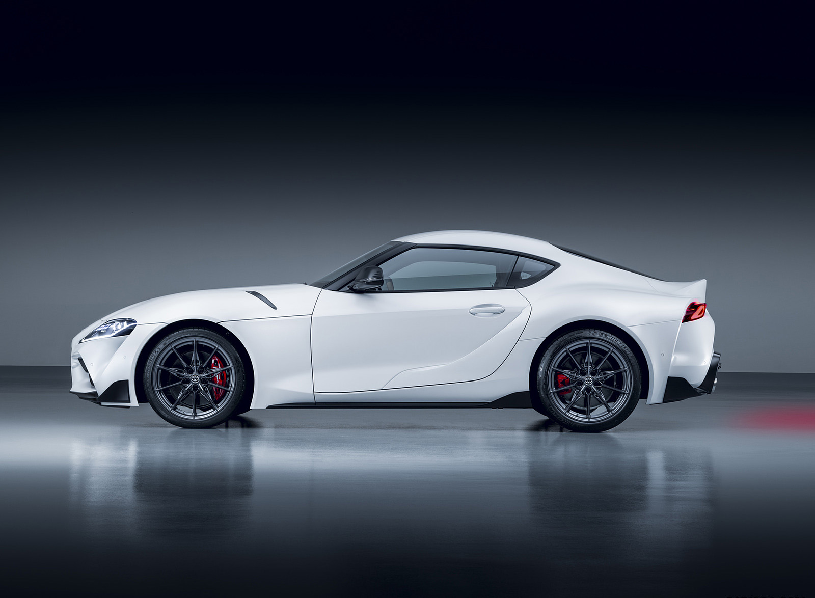2022 Toyota GR Supra iMT Side Wallpapers #41 of 49