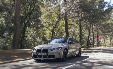 2023 BMW M3 Touring Front Three-Quarter Wallpapers  450x275 (19)