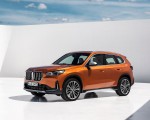 2023 BMW X1 xDrive23i Front Three-Quarter Wallpapers 150x120