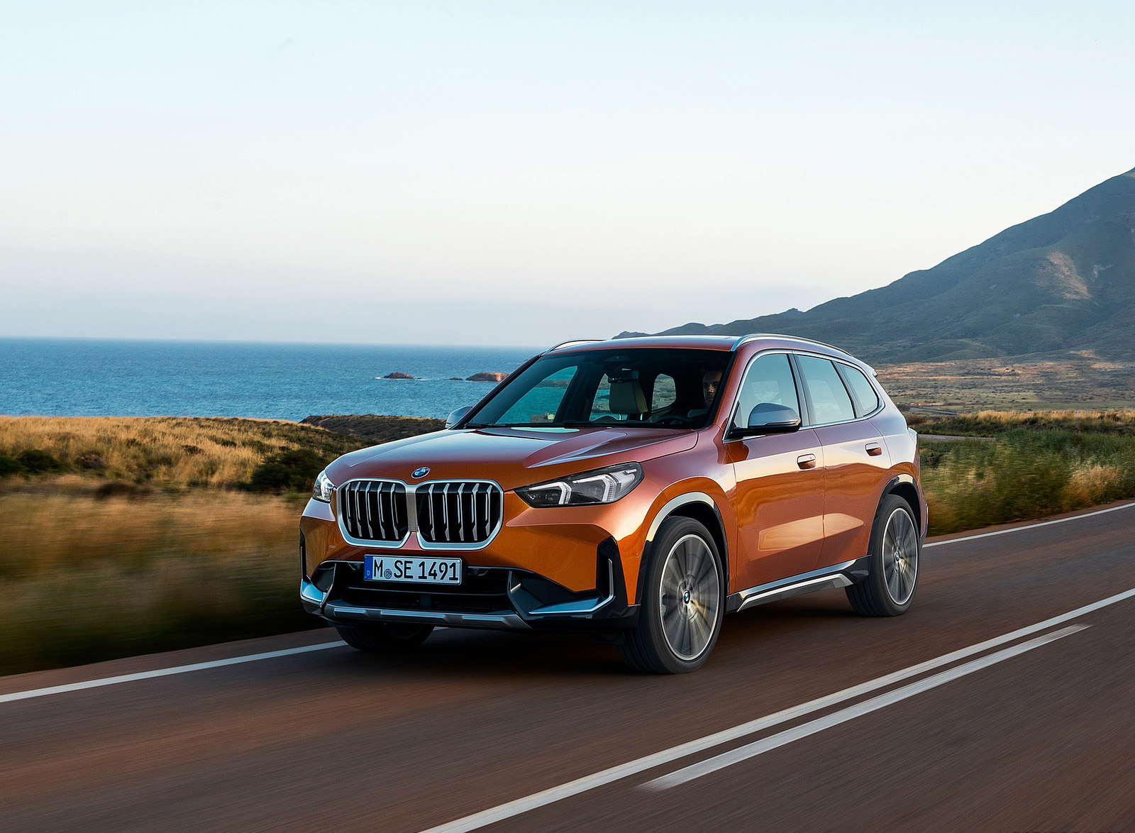 2023 BMW X1 xDrive23i Front Three-Quarter Wallpapers #28 of 175