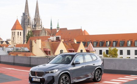 2023 BMW X1 xDrive23i Front Three-Quarter Wallpapers 450x275 (146)