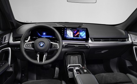 2023 BMW X1 xDrive30e Interior Cockpit Wallpapers 450x275 (91)