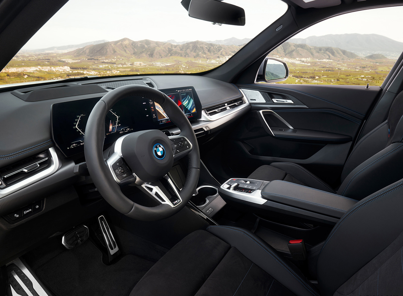 2023 BMW X1 xDrive30e Interior Wallpapers #25 of 175