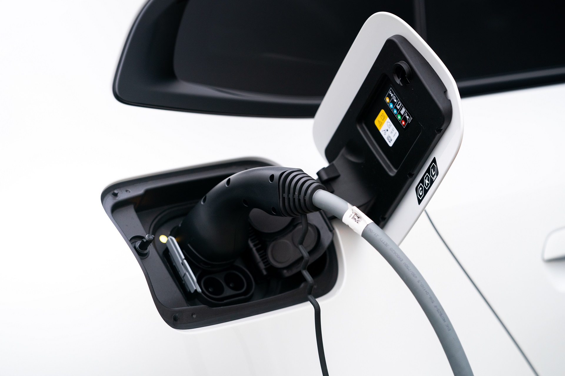 2023 BMW i4 eDrive40 (UK-Spec) Charging Connector Wallpapers #18 of 34