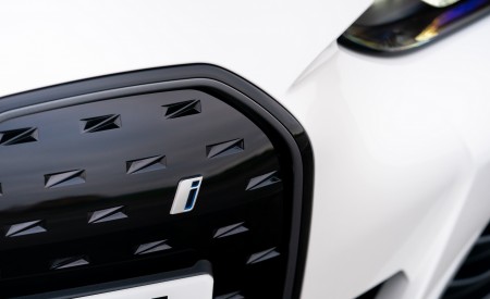 2023 BMW i4 eDrive40 (UK-Spec) Grille Wallpapers 450x275 (14)