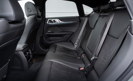 2023 BMW i4 eDrive40 (UK-Spec) Interior Rear Seats Wallpapers 450x275 (33)