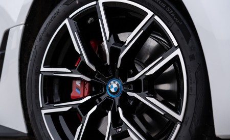 2023 BMW i4 eDrive40 (UK-Spec) Wheel Wallpapers 450x275 (16)
