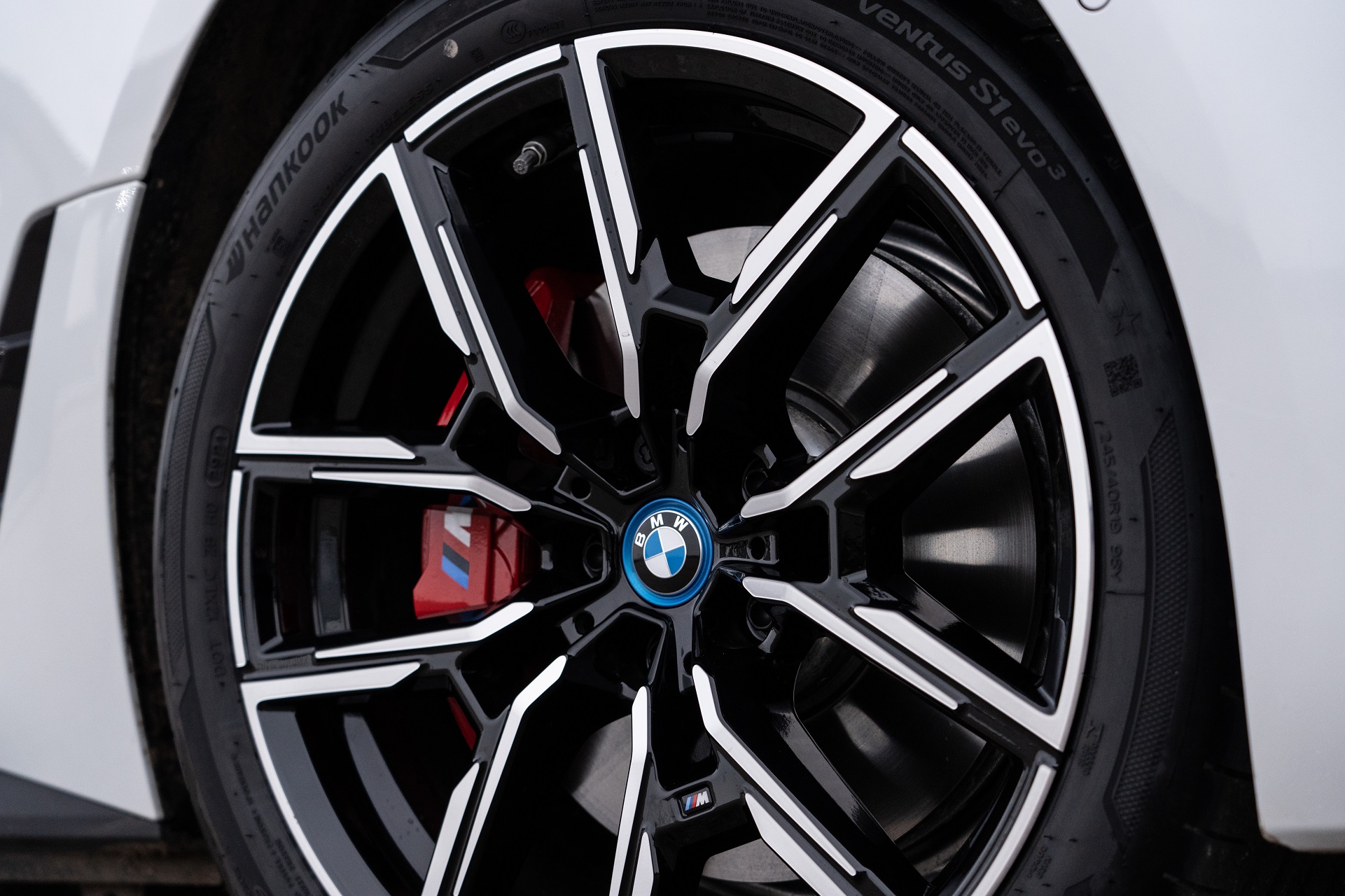 2023 BMW i4 eDrive40 (UK-Spec) Wheel Wallpapers #16 of 34