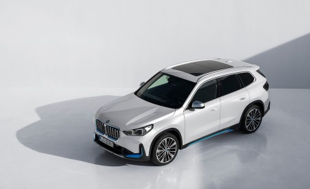 2023 BMW iX1 xDrive30 Front Three-Quarter Wallpapers 450x275 (54)
