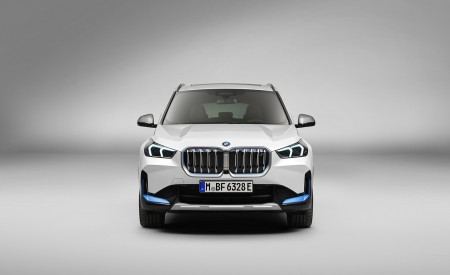 2023 BMW iX1 xDrive30 Front Wallpapers 450x275 (63)