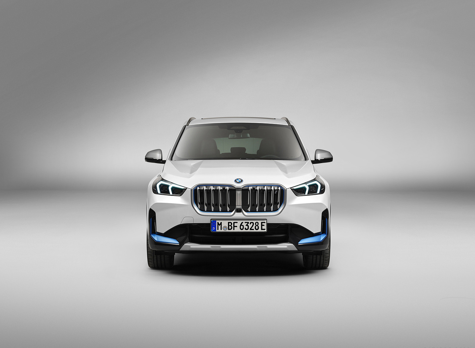 2023 BMW iX1 xDrive30 Front Wallpapers #63 of 152