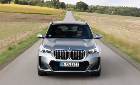 2023 BMW iX1 xDrive30 Front Wallpapers 450x275 (107)
