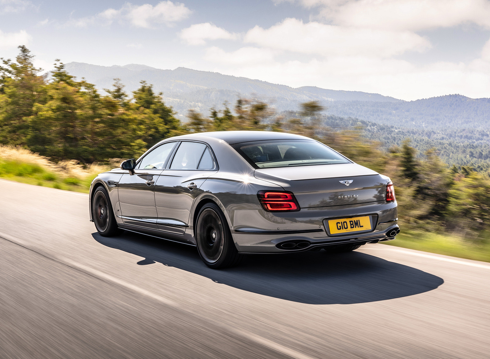 2023 Bentley Flying Spur S Rear Three-Quarter Wallpapers (2)