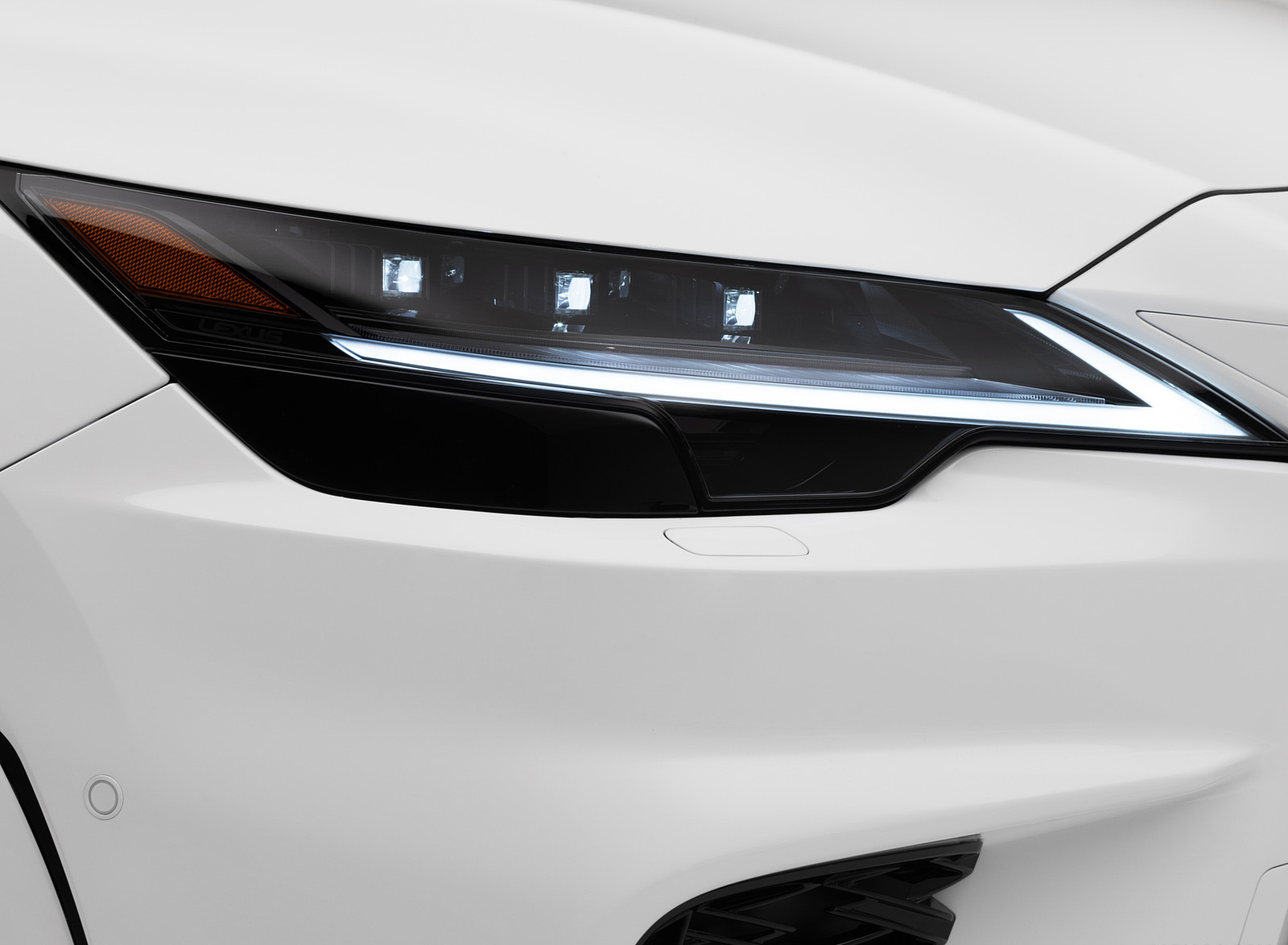 2023 Lexus RX 500h F SPORT Performance Headlight Wallpapers (7)