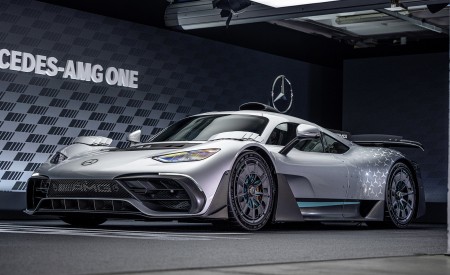 2023 Mercedes-Benz AMG ONE Front Three-Quarter Wallpapers 450x275 (14)